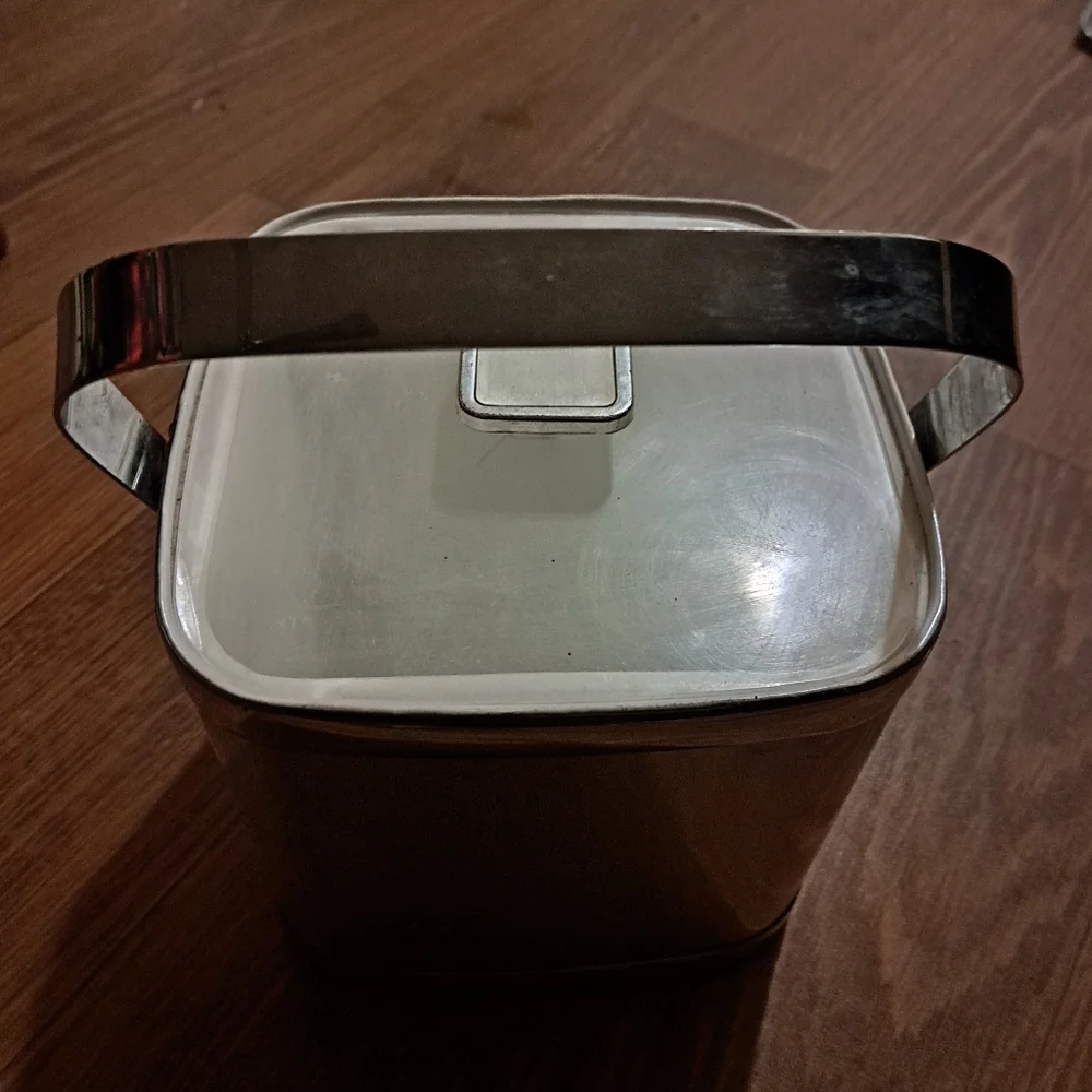 ELEGANT Vtg. 1950's Metallic Silver Rectangular ICE Bucket W/ LID